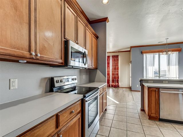 1824 NE 11th Street, Moore, OK 73160