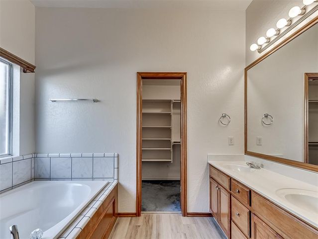 1824 NE 11th Street, Moore, OK 73160