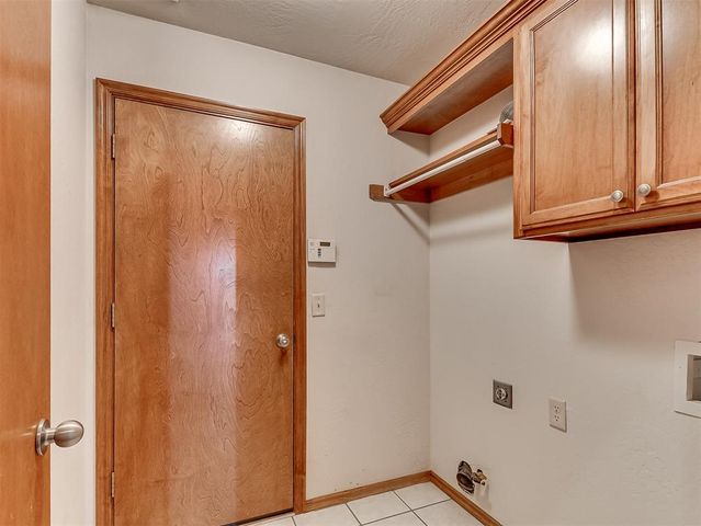 1824 NE 11th Street, Moore, OK 73160