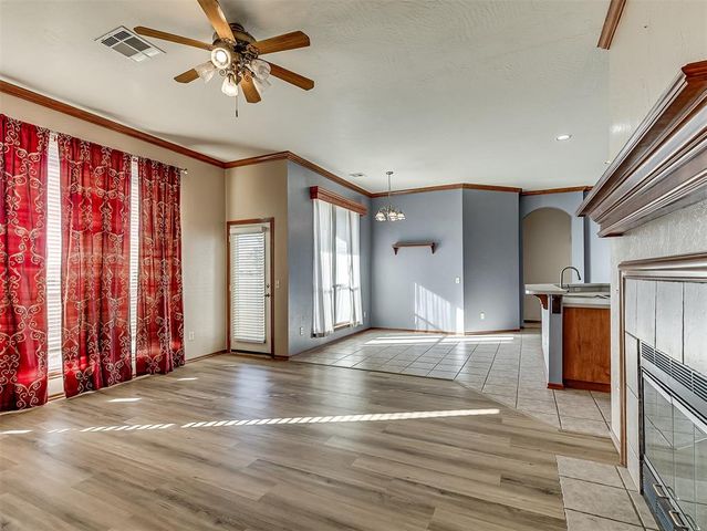 1824 NE 11th Street, Moore, OK 73160