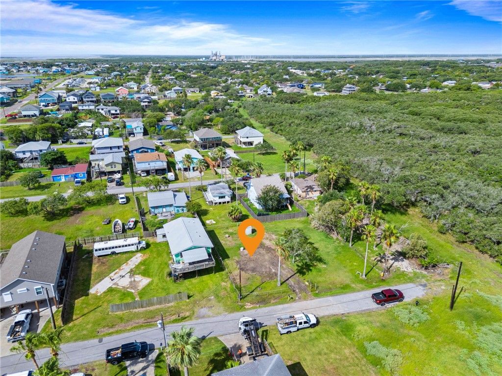 225 Riverdale Dr, Corpus Christi, TX 78418 — exterior