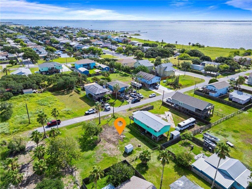 225 Riverdale Dr, Corpus Christi, TX 78418 — photo 2