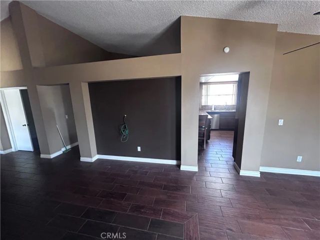 6085 Olive, San Bernardino, CA 92407