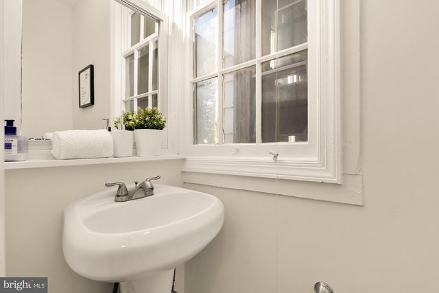 504 BUCHANAN ST NW, Washington, DC 20011