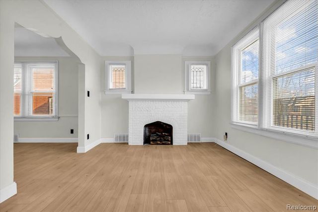 5777 Lakepointe Street, Detroit, MI 48224