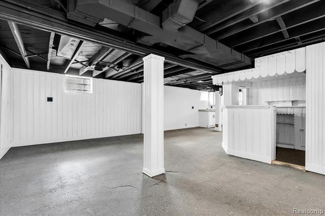 5777 Lakepointe Street, Detroit, MI 48224