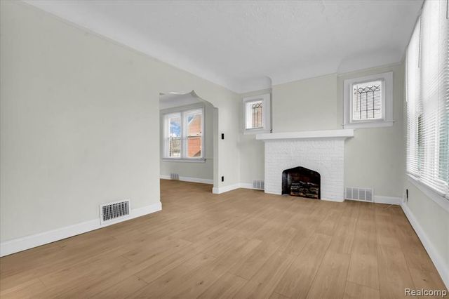 5777 Lakepointe Street, Detroit, MI 48224