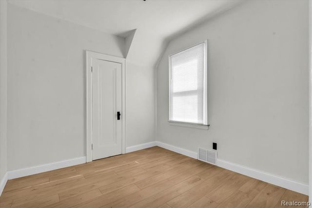 5777 Lakepointe Street, Detroit, MI 48224