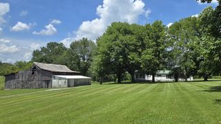 352 Blue Door Rd, Portland, TN 37148