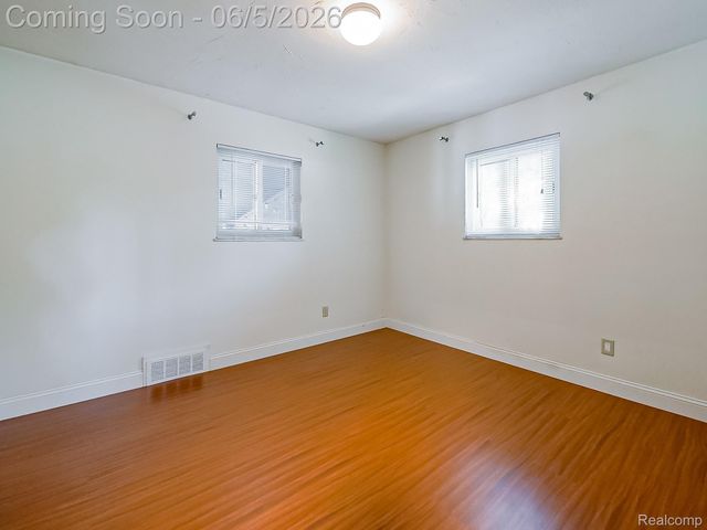 719 E Summit Street, Milford Village, MI 48381