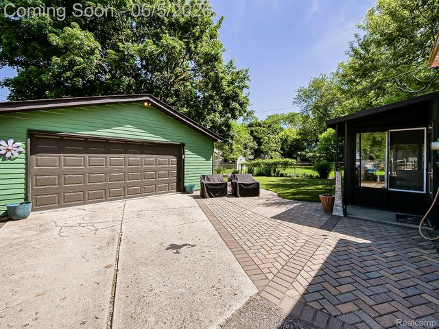 719 E Summit Street, Milford Village, MI 48381