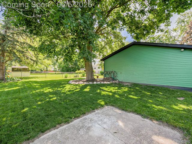 719 E Summit Street, Milford Village, MI 48381