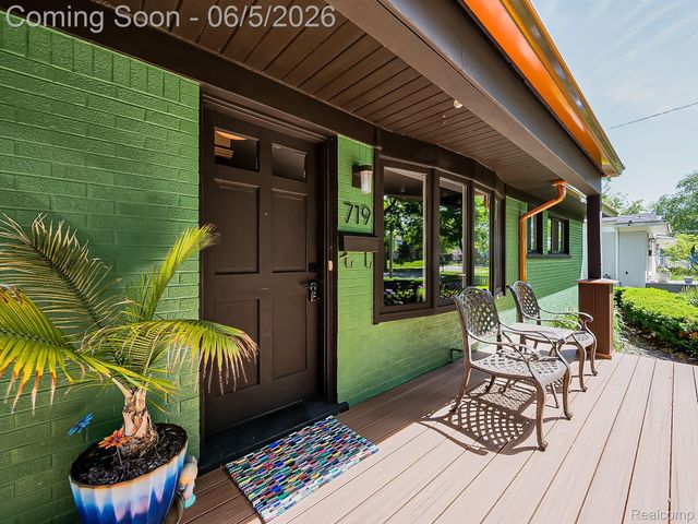 719 E Summit Street, Milford Village, MI 48381