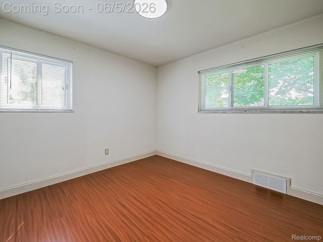 719 E Summit Street, Milford Village, MI 48381