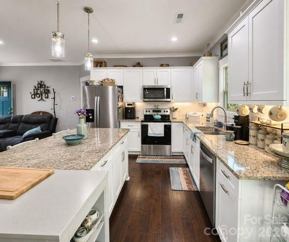 699 Sellerstown Road, Cherryville, NC 28021