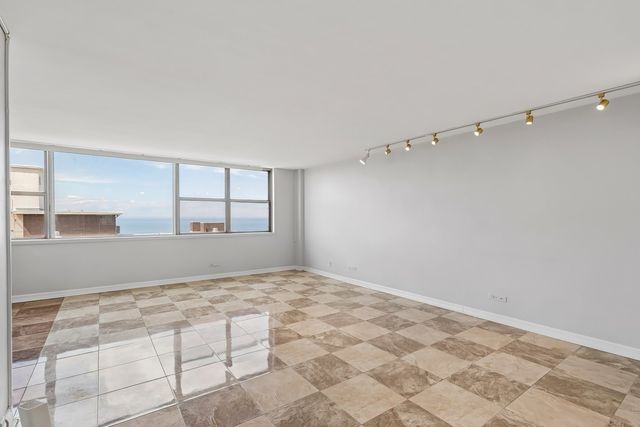 6301 N Sheridan Road 24E, Chicago, IL 60660