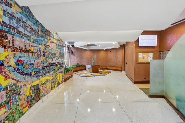 6301 N Sheridan Road 24E, Chicago, IL 60660