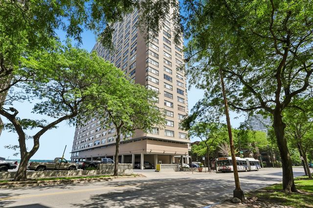 6301 N Sheridan Road 24E, Chicago, IL 60660