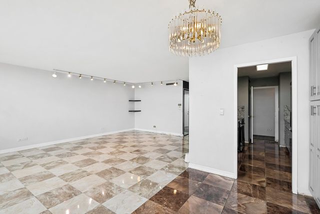 6301 N Sheridan Road 24E, Chicago, IL 60660