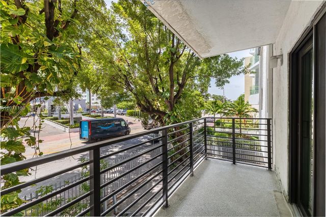 1225 West Avenue 201, Miami Beach, FL 33139