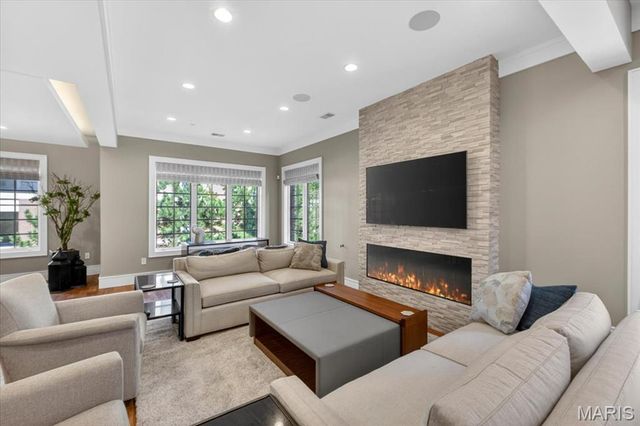 31 Brighton Way 3, Clayton, MO 63105