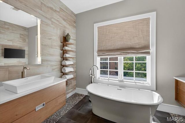 31 Brighton Way 3, Clayton, MO 63105