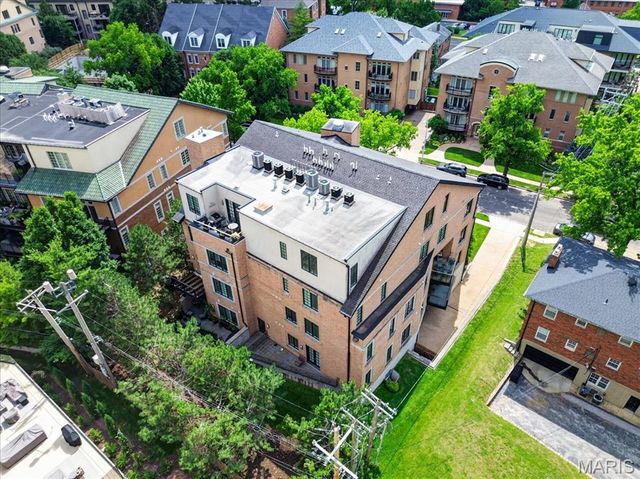 31 Brighton Way 3, Clayton, MO 63105