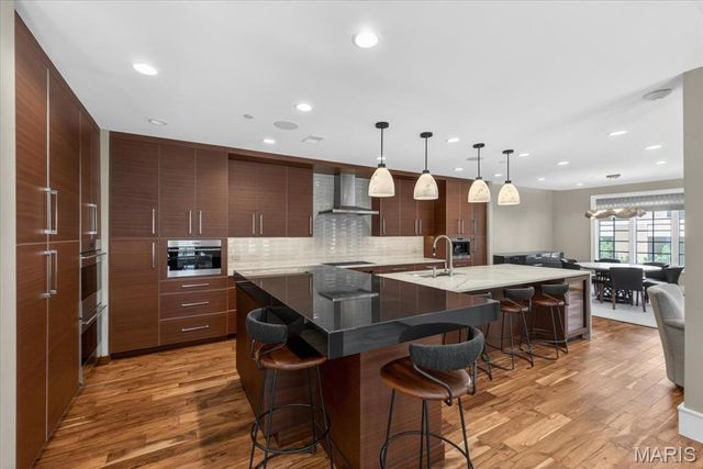 31 Brighton Way 3, Clayton, MO 63105