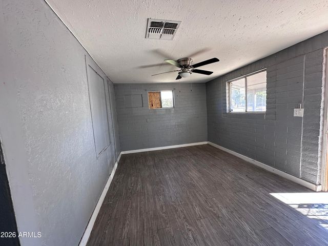 352 W ROOSEVELT Avenue, Coolidge, AZ 85128