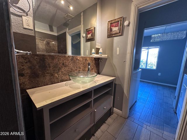 352 W ROOSEVELT Avenue, Coolidge, AZ 85128