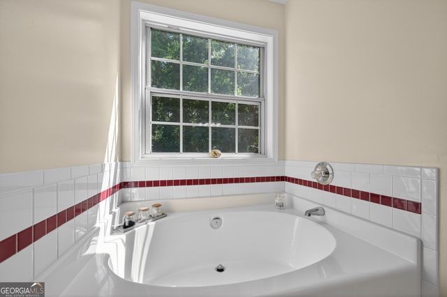6250 Glen Port Circle, Flowery Branch, GA 30542