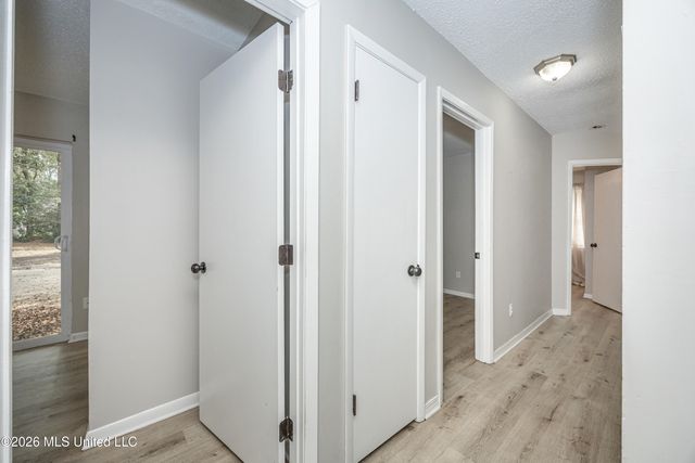 9205 Warbler Avenue, Ocean Springs, MS 39564