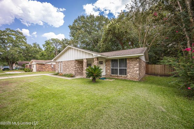 9205 Warbler Avenue, Ocean Springs, MS 39564