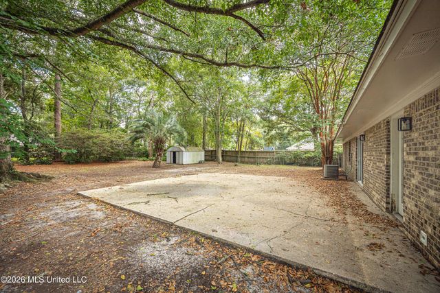 9205 Warbler Avenue, Ocean Springs, MS 39564