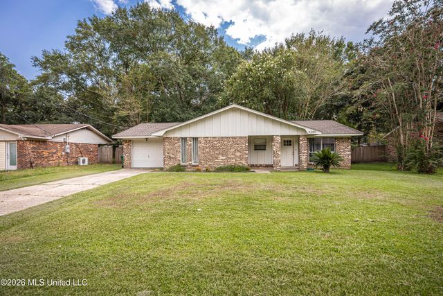 9205 Warbler Avenue, Ocean Springs, MS 39564
