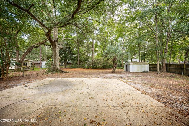9205 Warbler Avenue, Ocean Springs, MS 39564