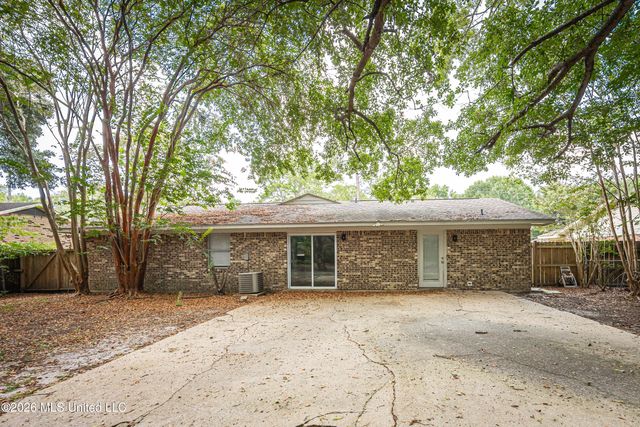 9205 Warbler Avenue, Ocean Springs, MS 39564