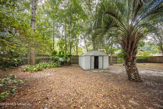9205 Warbler Avenue, Ocean Springs, MS 39564