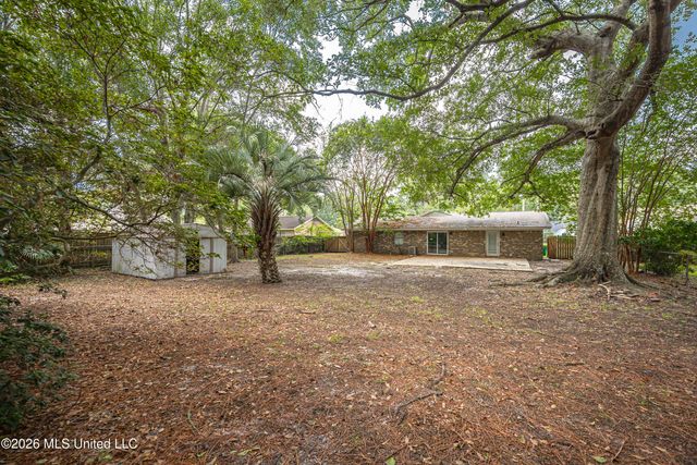 9205 Warbler Avenue, Ocean Springs, MS 39564