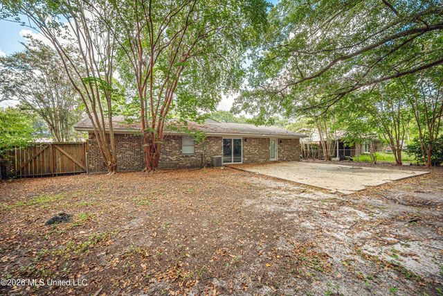 9205 Warbler Avenue, Ocean Springs, MS 39564