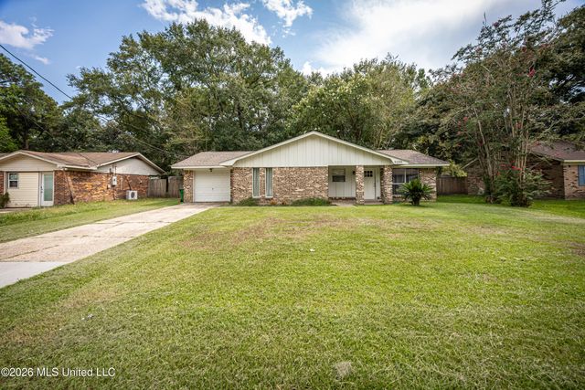 9205 Warbler Avenue, Ocean Springs, MS 39564