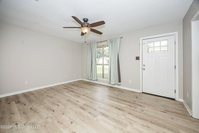 9205 Warbler Avenue, Ocean Springs, MS 39564