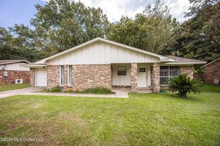 9205 Warbler Avenue, Ocean Springs, MS 39564