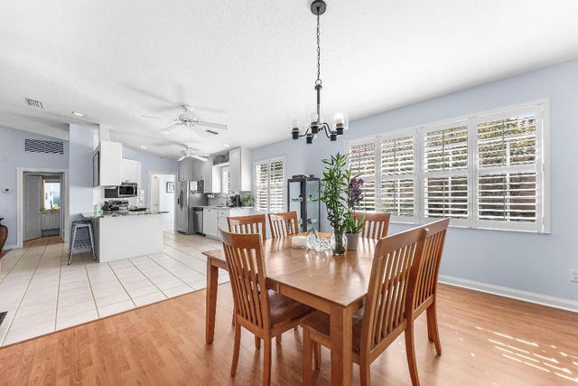 2841 Livingston Lane, West Palm Beach, FL 33411