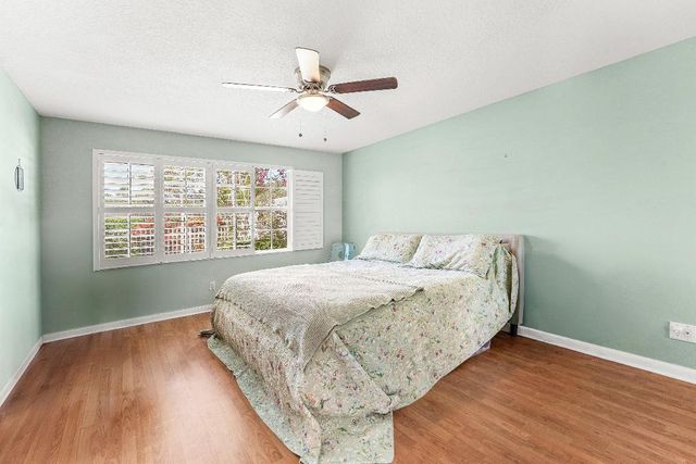 2841 Livingston Lane, West Palm Beach, FL 33411