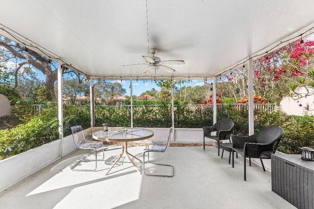 2841 Livingston Lane, West Palm Beach, FL 33411