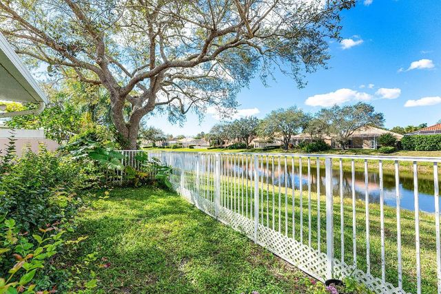 2841 Livingston Lane, West Palm Beach, FL 33411