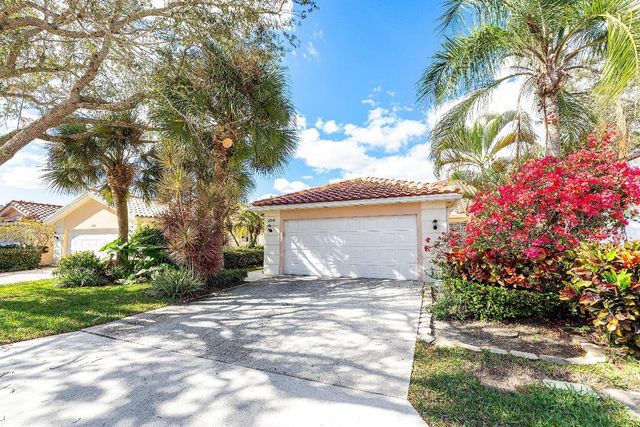 2841 Livingston Lane, West Palm Beach, FL 33411