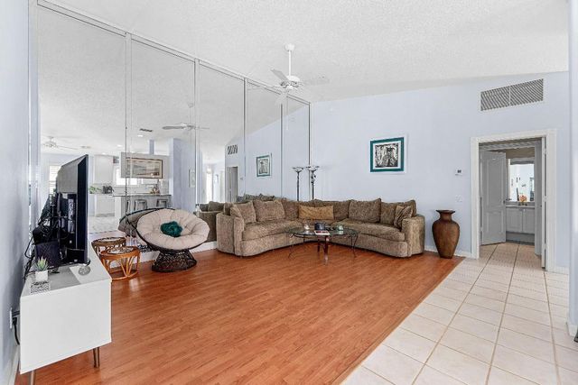 2841 Livingston Lane, West Palm Beach, FL 33411