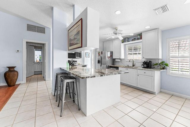 2841 Livingston Lane, West Palm Beach, FL 33411